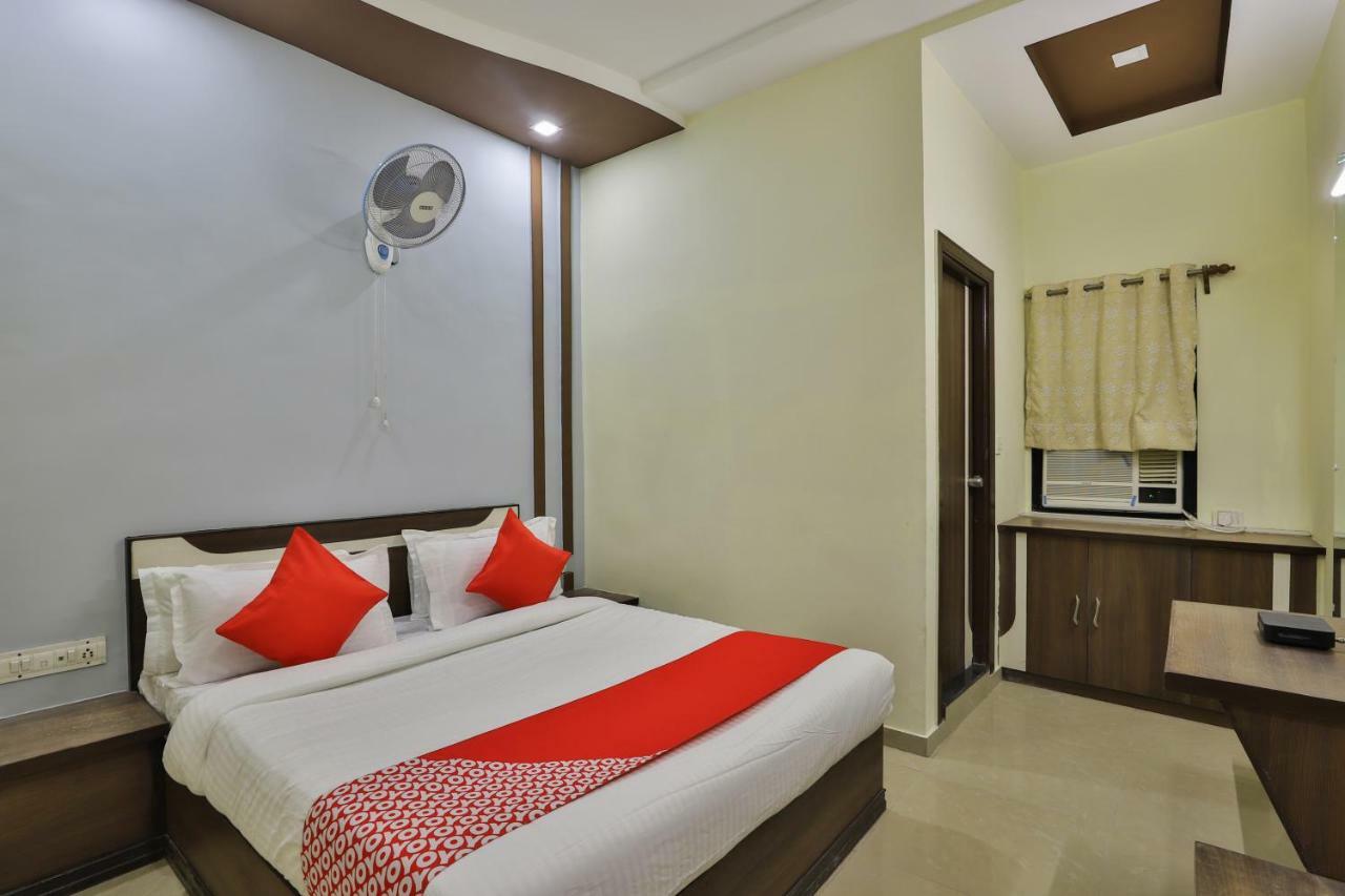 Oyo Flagship 19003 Hotel Rudra Mahal Ahmadábád Kültér fotó