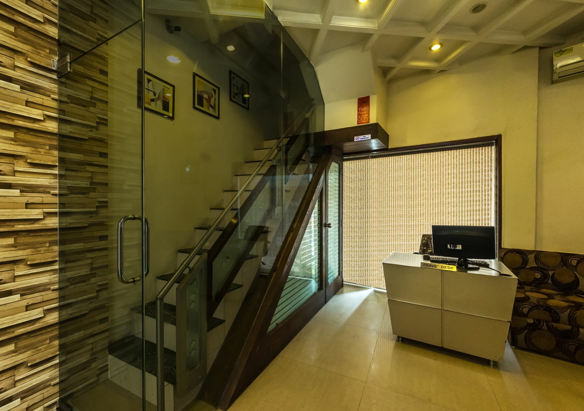 Oyo Flagship 19003 Hotel Rudra Mahal Ahmadábád Kültér fotó