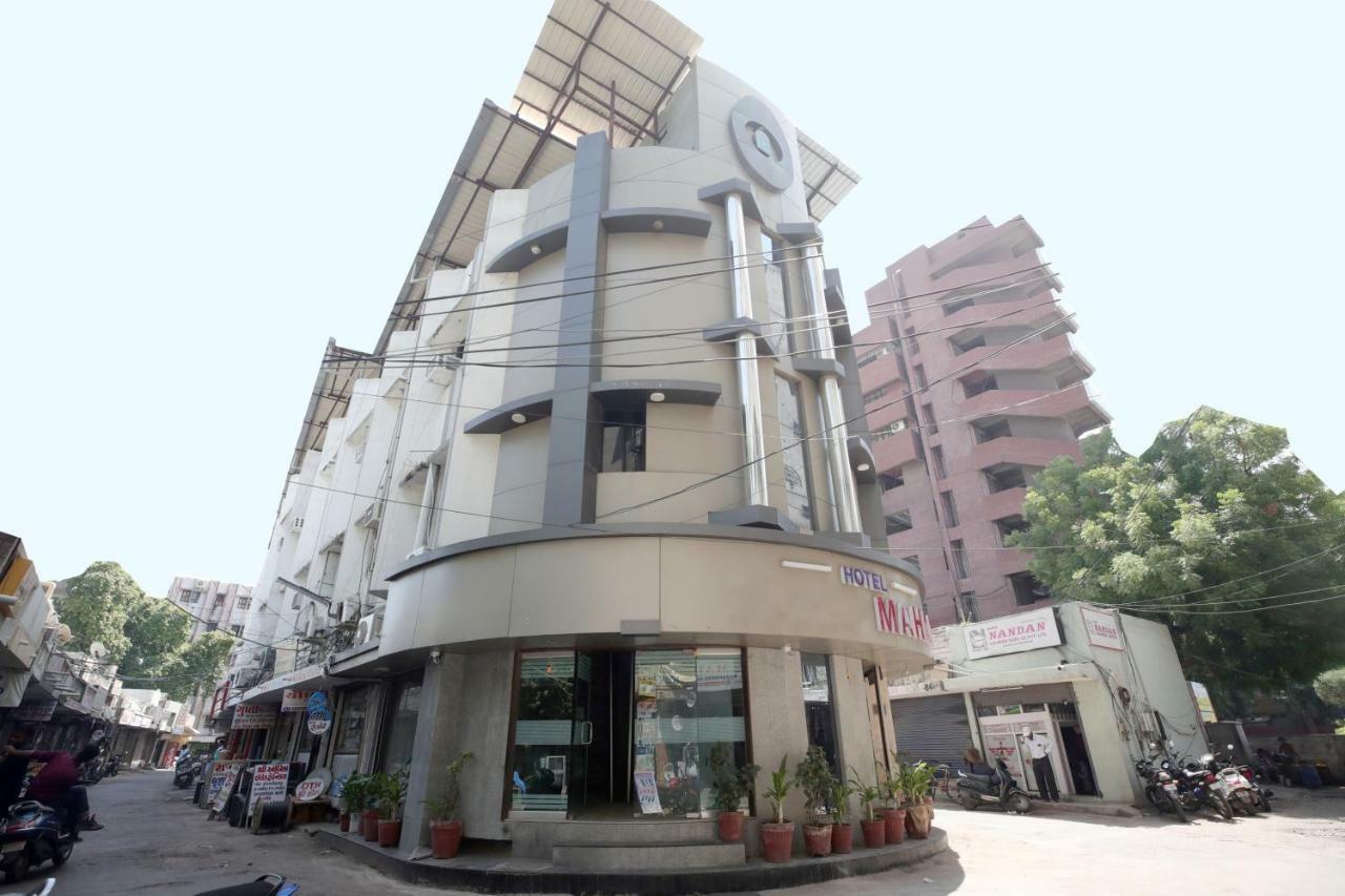 Oyo Flagship 19003 Hotel Rudra Mahal Ahmadábád Kültér fotó