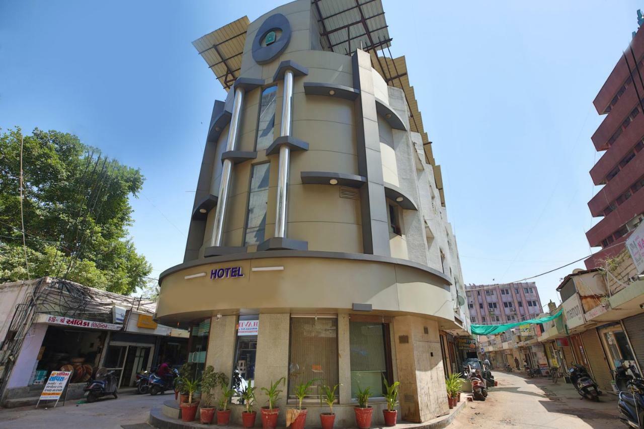 Oyo Flagship 19003 Hotel Rudra Mahal Ahmadábád Kültér fotó