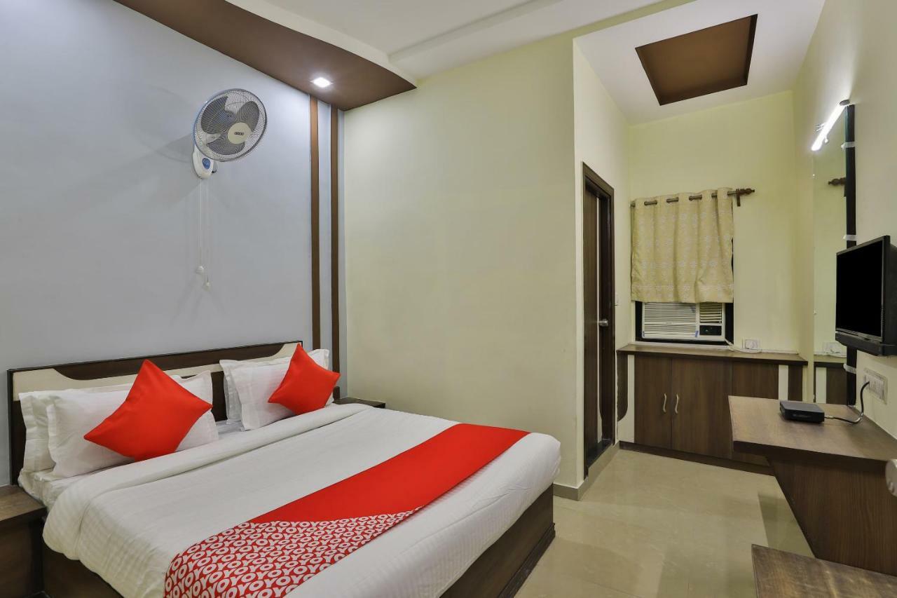Oyo Flagship 19003 Hotel Rudra Mahal Ahmadábád Kültér fotó